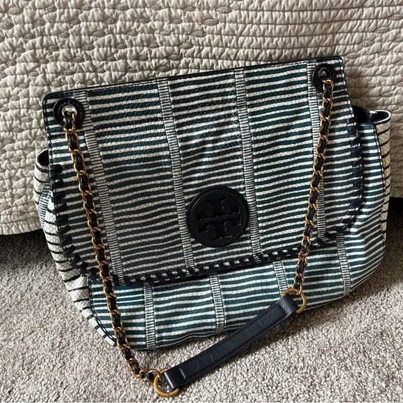 Navy & white Tory Burch shoulder bag. - Picture 1 of 7
